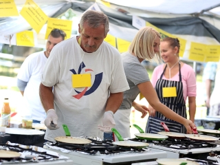 Palacsinta hegyek - Rekordra készülnek Földváron - fotó: Sándor Judit