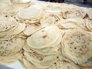 Palacsinta hegyek - Rekordra készülnek Földváron - fotó: Sándor Judit