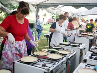 Palacsinta hegyek - Rekordra készülnek Földváron - fotó: Sándor Judit