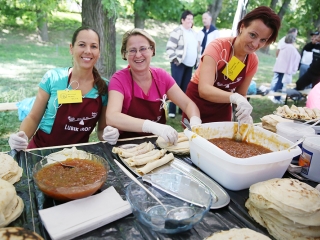 Palacsinta hegyek - Rekordra készülnek Földváron - fotó: Sándor Judit