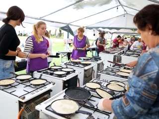 Palacsinta hegyek - Rekordra készülnek Földváron - fotó: Sándor Judit
