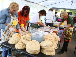 Palacsinta hegyek - Rekordra készülnek Földváron - fotó: Sándor Judit