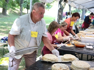 Palacsinta hegyek - Rekordra készülnek Földváron - fotó: Sándor Judit