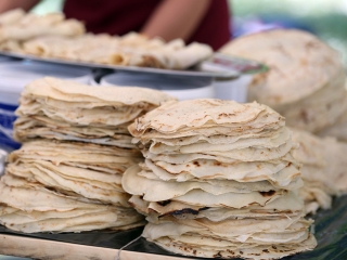 Palacsinta hegyek - Rekordra készülnek Földváron - fotó: Sándor Judit