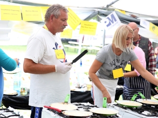 Palacsinta hegyek - Rekordra készülnek Földváron - fotó: Sándor Judit