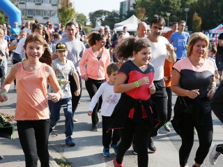 Fut a város - fotó: Sándor Judit