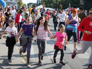 Fut a város - fotó: Sándor Judit