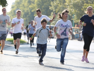 Fut a város - fotó: Sándor Judit