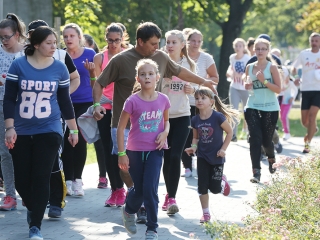 Fut a város - fotó: Sándor Judit