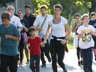 Fut a város - fotó: Sándor Judit