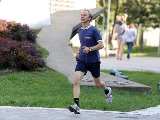 Fut a város - fotó: Sándor Judit