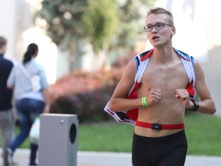 Fut a város - fotó: Sándor Judit