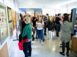 Patchwork kiállítás a Lorántffy iskolában - fotó: Ónodi Zoltán