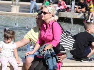 Vasváris születésnap a főtéren - fotó: Sándor Judit