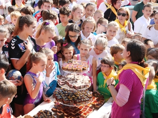 Vasváris születésnap a főtéren - fotó: Sándor Judit