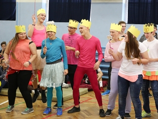 Gólyaavató a Bánki iskolában - fotó: Sándor Judit