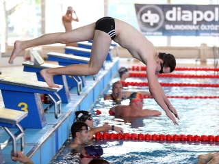 Tizedik 24 órás úszógála - fotó: 