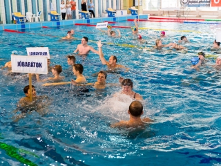 Tizedik 24 órás úszógála - fotó: 