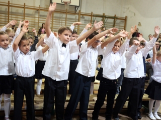 Elsősavató a Petőfiben - fotó: Sándor Judit