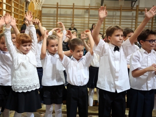 Elsősavató a Petőfiben - fotó: Sándor Judit