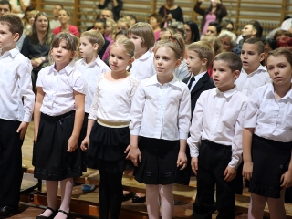 Elsősavató a Petőfiben - fotó: Sándor Judit