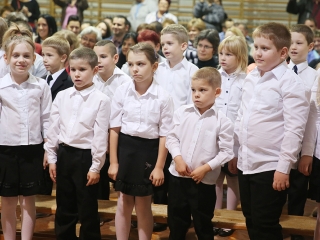 Elsősavató a Petőfiben - fotó: Sándor Judit