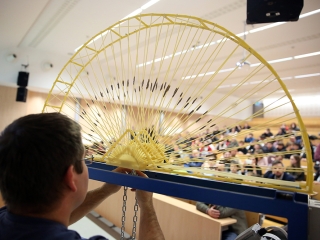 Tésztahíd-építő verseny - fotó: Sándor Judit