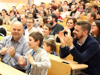 Tésztahíd-építő verseny - fotó: Sándor Judit