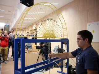 Tésztahíd-építő verseny - fotó: Sándor Judit