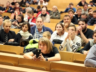 Tésztahíd-építő verseny - fotó: Sándor Judit