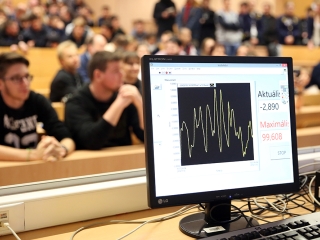 Tésztahíd-építő verseny - fotó: Sándor Judit