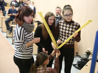 Tésztahíd-építő verseny - fotó: Sándor Judit