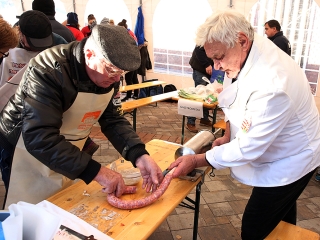 Kolbászfesztivál a Városháza téren (2016) - fotó: Sándor Judit