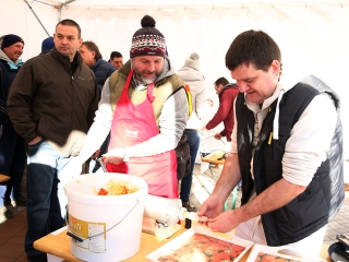 Kolbászfesztivál a Városháza téren (2016) - fotó: Sándor Judit