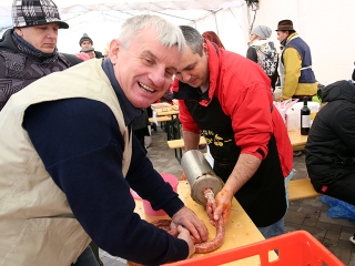 Kolbászfesztivál a Városháza téren (2016) - fotó: Sándor Judit