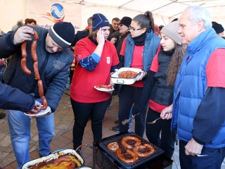 Kolbászfesztivál a Városháza téren (2016) - fotó: Sándor Judit