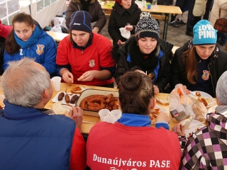 Kolbászfesztivál a Városháza téren (2016) - fotó: Sándor Judit