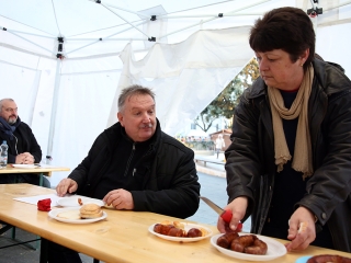 Kolbászfesztivál a Városháza téren (2016) - fotó: Sándor Judit