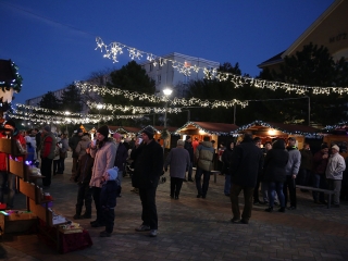 Kolbászfesztivál a Városháza téren (2016) - fotó: Sándor Judit