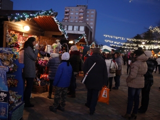 Kolbászfesztivál a Városháza téren (2016) - fotó: Sándor Judit
