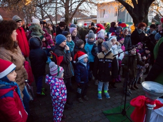 Mikulás-parti Újtelepen - fotó: Ónodi Zoltán