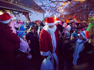 Mikulás-parti Újtelepen - fotó: Ónodi Zoltán