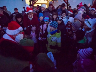 Mikulás-parti Újtelepen - fotó: Ónodi Zoltán