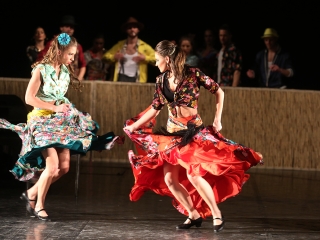 Javában próbálják a Kárment a színházban - fotó: Sándor Judit