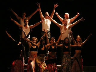 Javában próbálják a Kárment a színházban - fotó: Sándor Judit