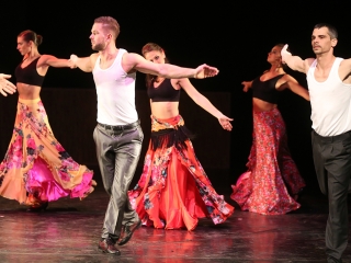 Javában próbálják a Kárment a színházban - fotó: Sándor Judit