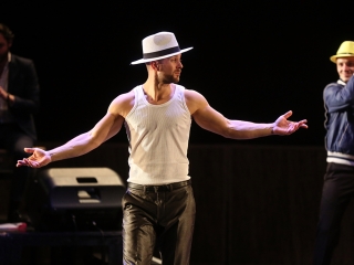 Javában próbálják a Kárment a színházban - fotó: Sándor Judit