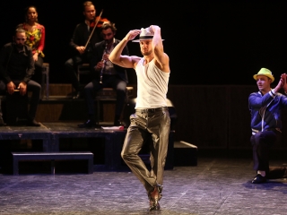 Javában próbálják a Kárment a színházban - fotó: Sándor Judit