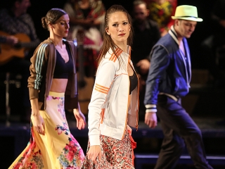 Javában próbálják a Kárment a színházban - fotó: Sándor Judit