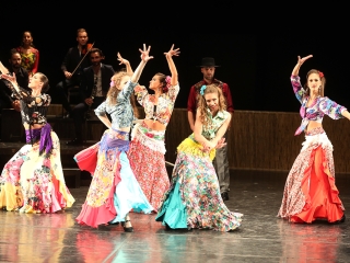 Javában próbálják a Kárment a színházban - fotó: Sándor Judit